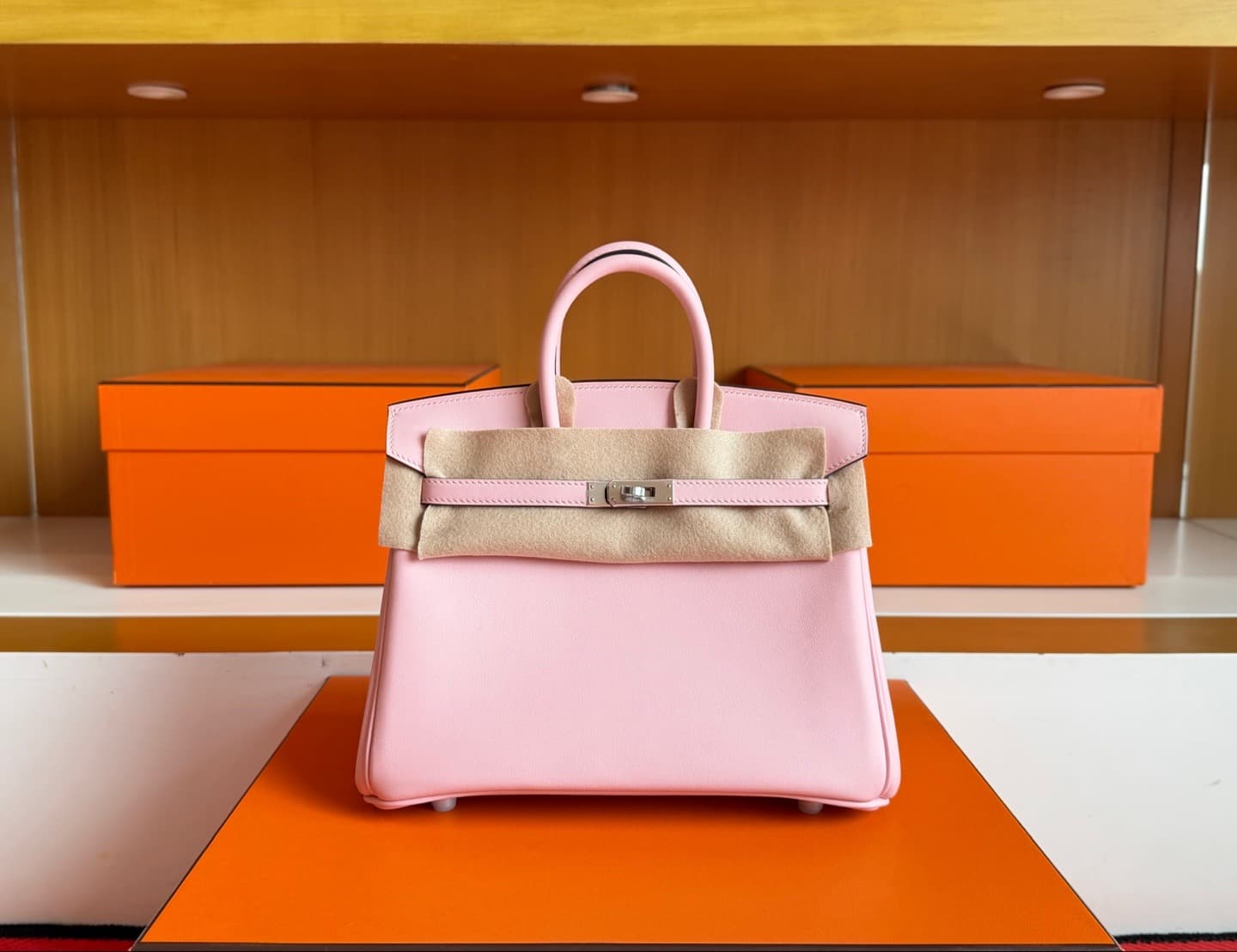 ELAVERE Sakura Pink Swift Leather BK, Silver Hardware